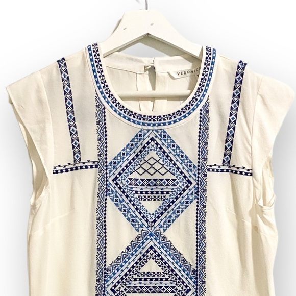 NWT‎ Veronica Beard White Silk Embroidered Baja Flutter Top, Size 0 - Picture 4 of 14